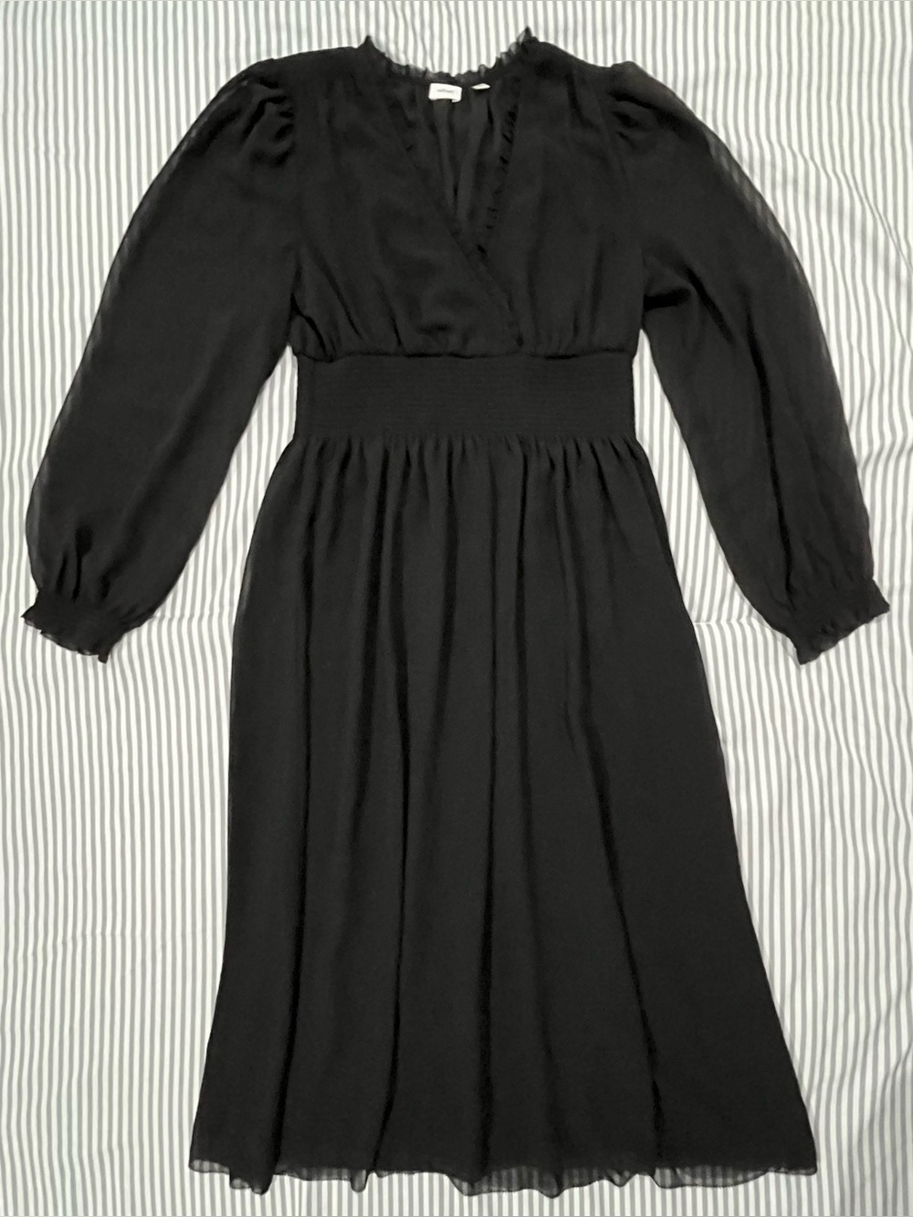 Wilfred Black Long Sleeve V-Neck Midi Dress